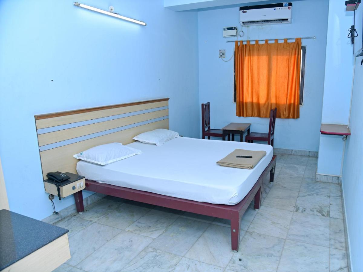 Hotel Aditya Pondicherry Eksteriør bilde