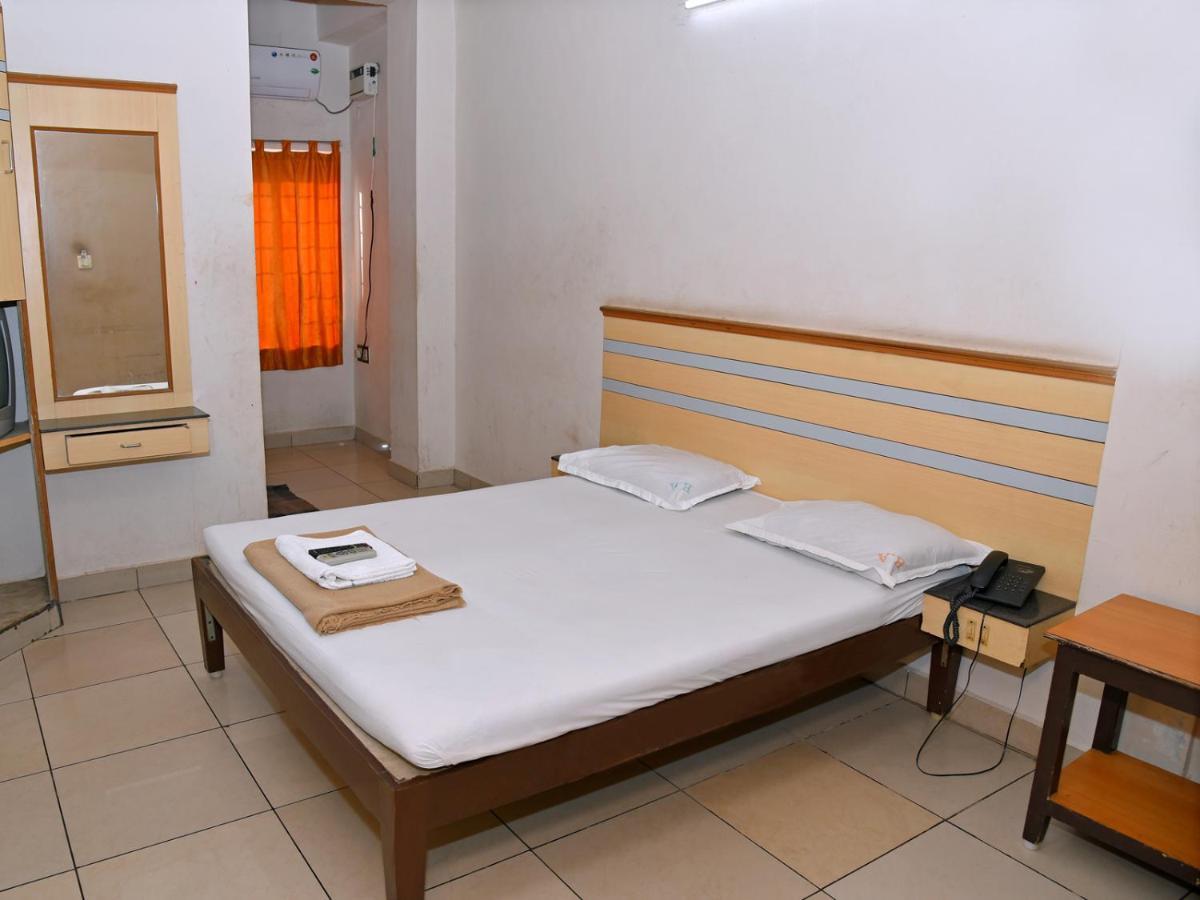 Hotel Aditya Pondicherry Eksteriør bilde