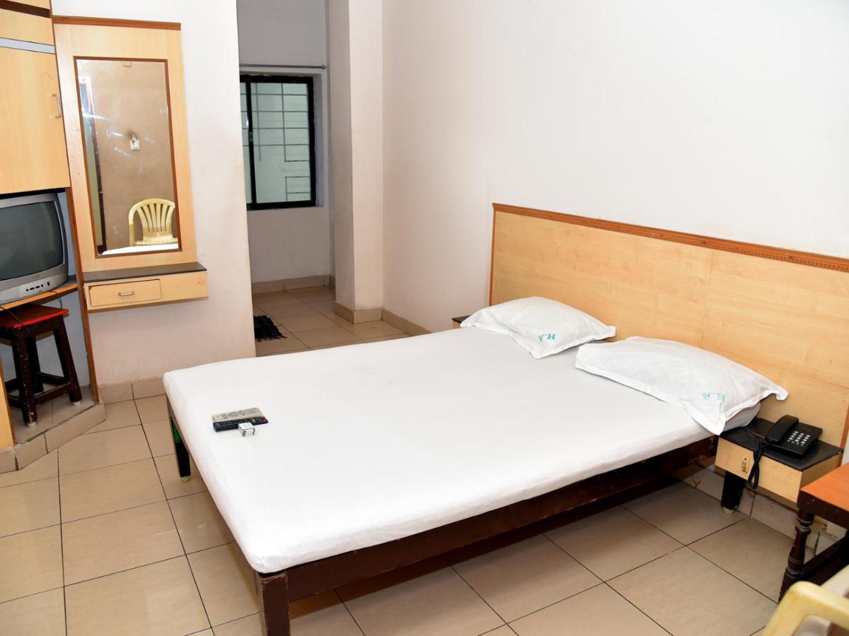 Hotel Aditya Pondicherry Eksteriør bilde